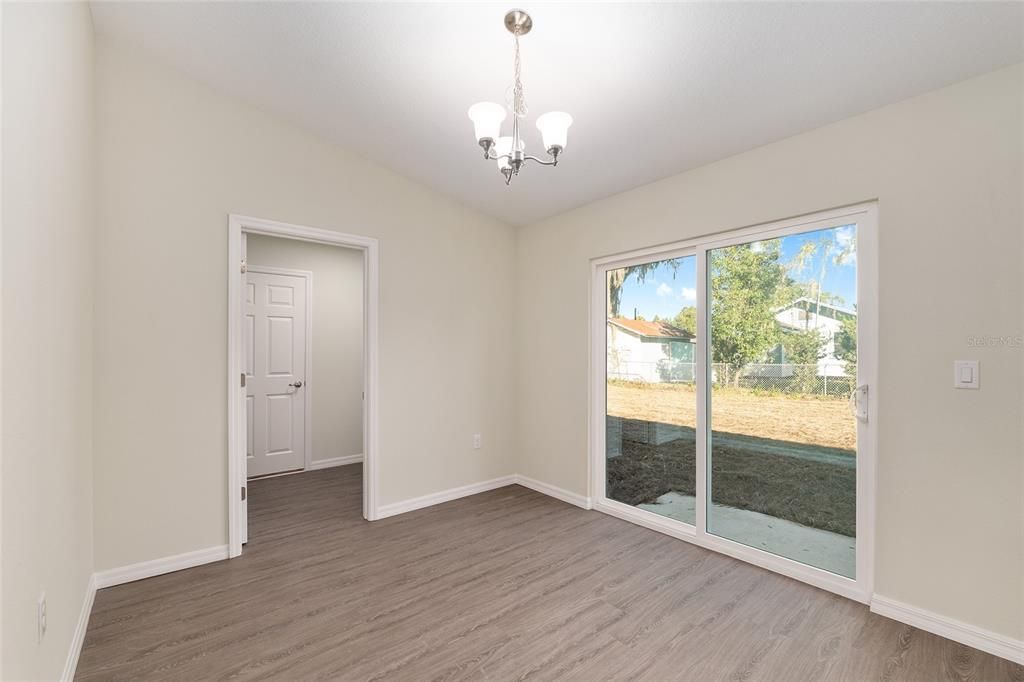 Active With Contract: $368,900 (3 beds, 2 baths, 1250 Square Feet)