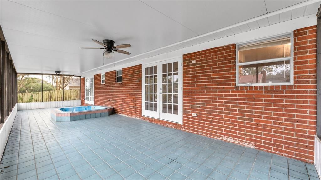 En Venta: $334,000 (3 camas, 2 baños, 1695 Pies cuadrados)