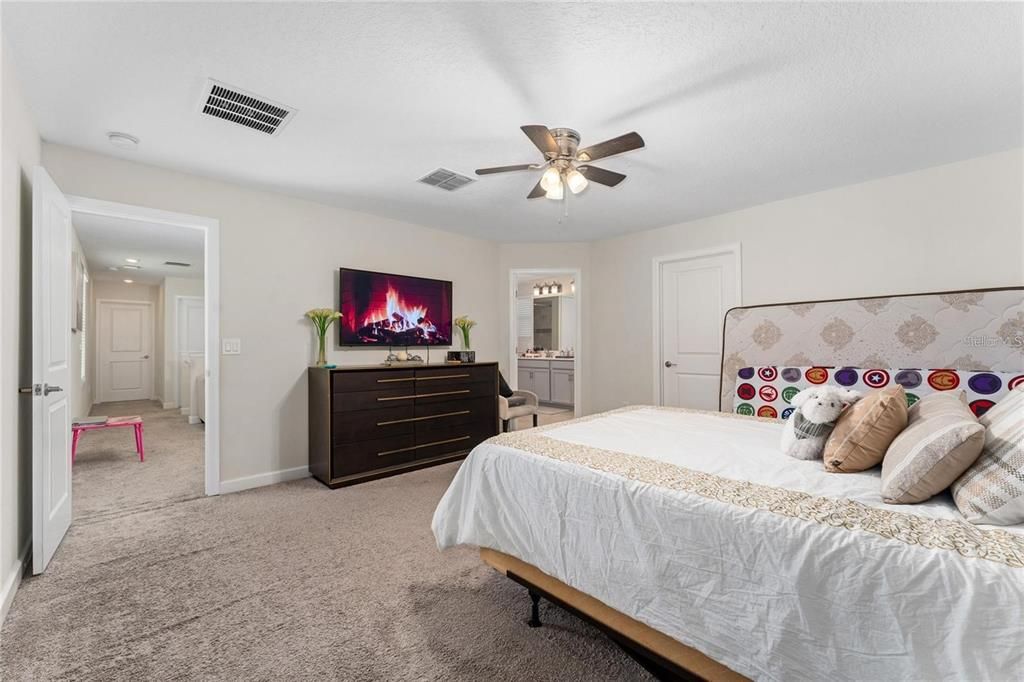 出租: $3,150 (4 贝兹, 3 浴室, 2476 平方英尺)