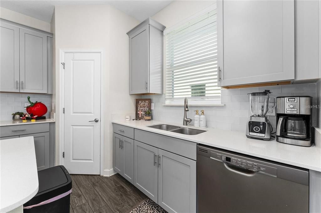 出租: $3,150 (4 贝兹, 3 浴室, 2476 平方英尺)