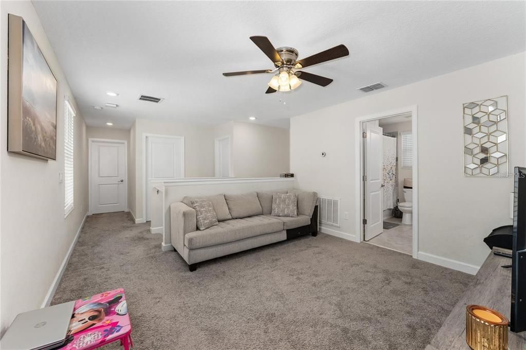 出租: $3,150 (4 贝兹, 3 浴室, 2476 平方英尺)