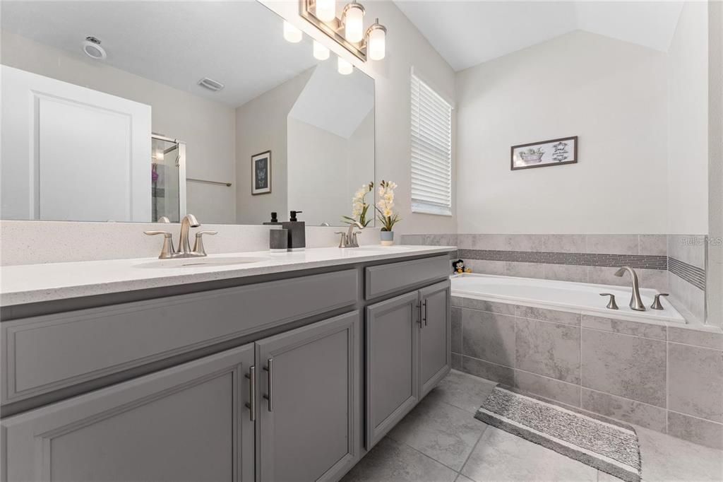 出租: $3,150 (4 贝兹, 3 浴室, 2476 平方英尺)