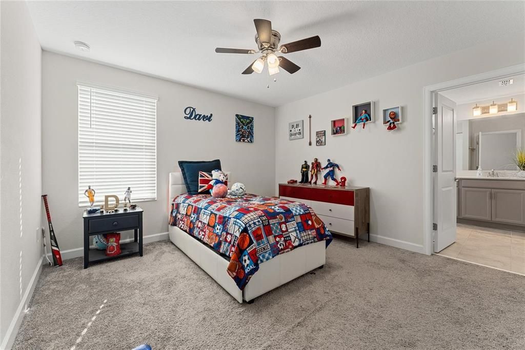 出租: $3,150 (4 贝兹, 3 浴室, 2476 平方英尺)