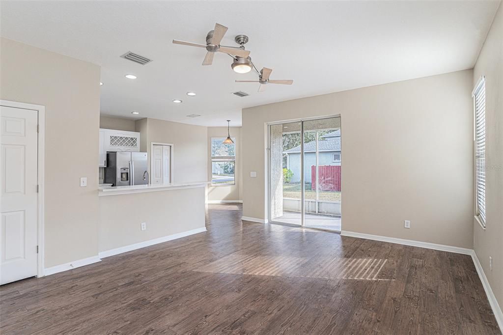 For Rent: $3,200 (4 beds, 2 baths, 2573 Square Feet)