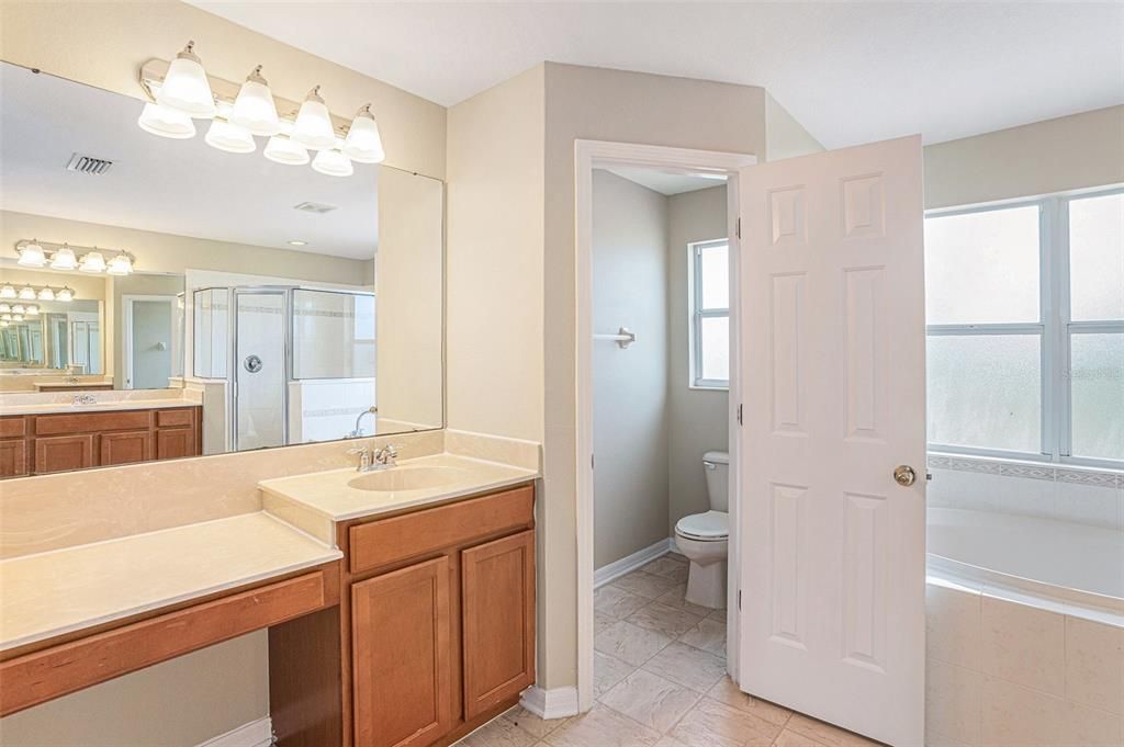 For Rent: $3,200 (4 beds, 2 baths, 2573 Square Feet)