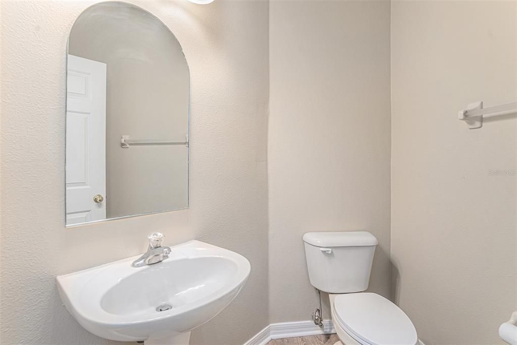 For Rent: $3,200 (4 beds, 2 baths, 2573 Square Feet)