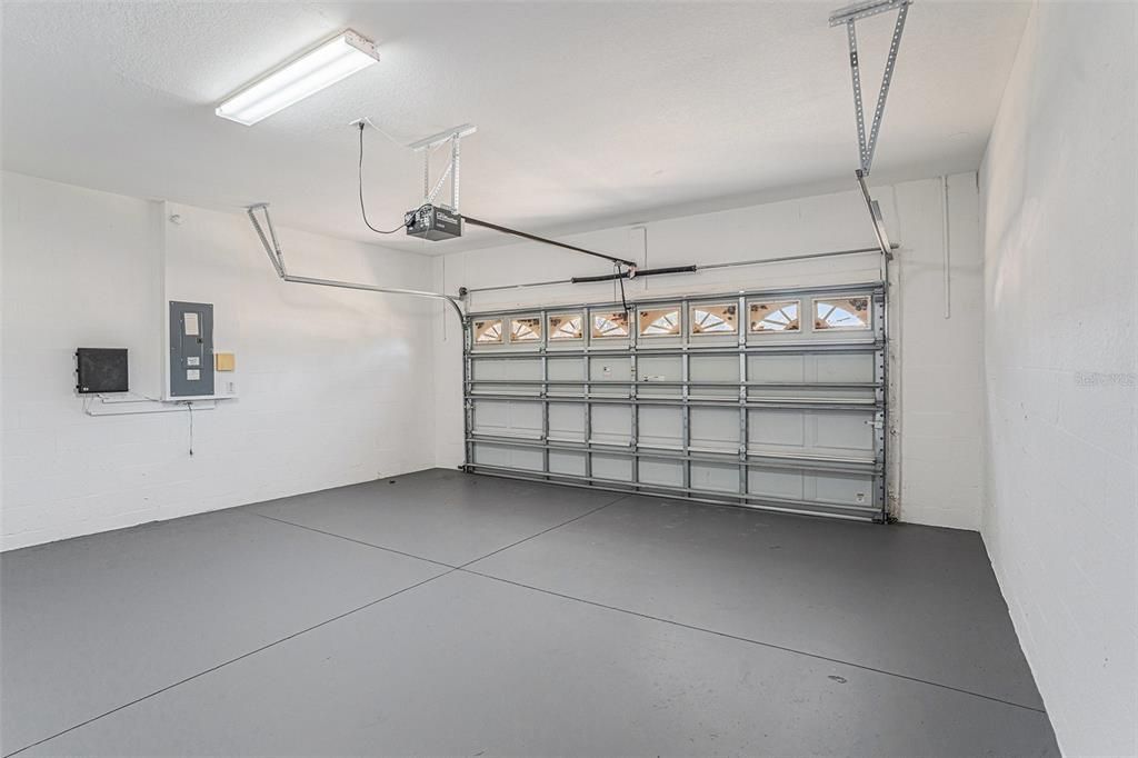 For Rent: $3,200 (4 beds, 2 baths, 2573 Square Feet)