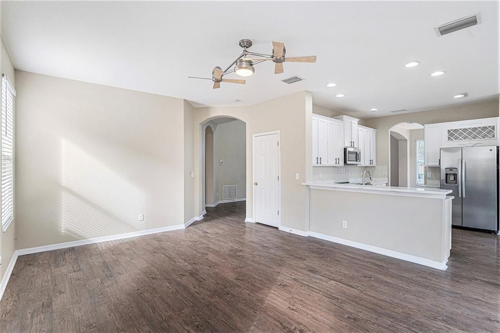 For Rent: $3,200 (4 beds, 2 baths, 2573 Square Feet)