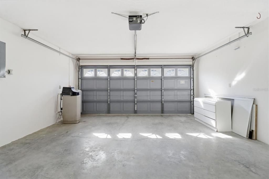 For Sale: $245,000 (3 beds, 2 baths, 1197 Square Feet)