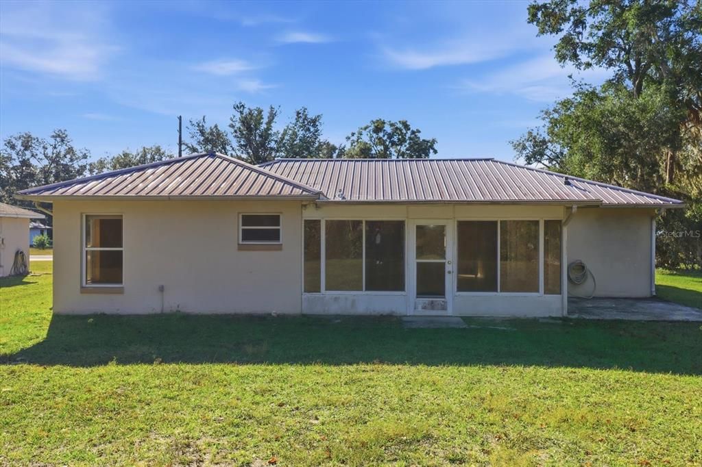 For Sale: $245,000 (3 beds, 2 baths, 1197 Square Feet)