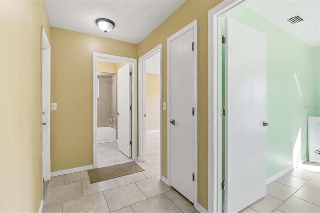 For Sale: $245,000 (3 beds, 2 baths, 1197 Square Feet)