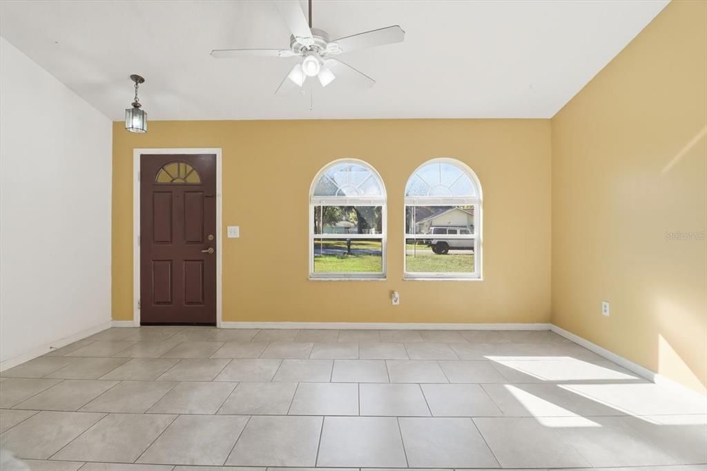 For Sale: $245,000 (3 beds, 2 baths, 1197 Square Feet)