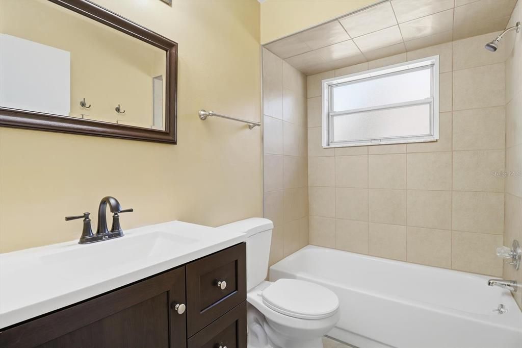 For Sale: $245,000 (3 beds, 2 baths, 1197 Square Feet)
