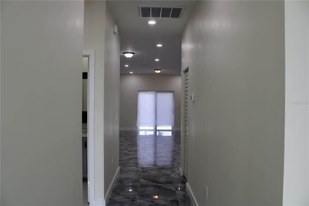 En Venta: $502,000 (5 camas, 3 baños, 2467 Pies cuadrados)