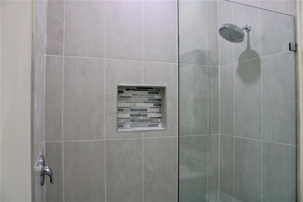 En Venta: $502,000 (5 camas, 3 baños, 2467 Pies cuadrados)