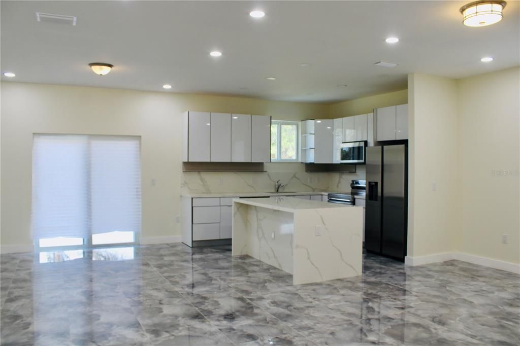 En Venta: $502,000 (5 camas, 3 baños, 2467 Pies cuadrados)