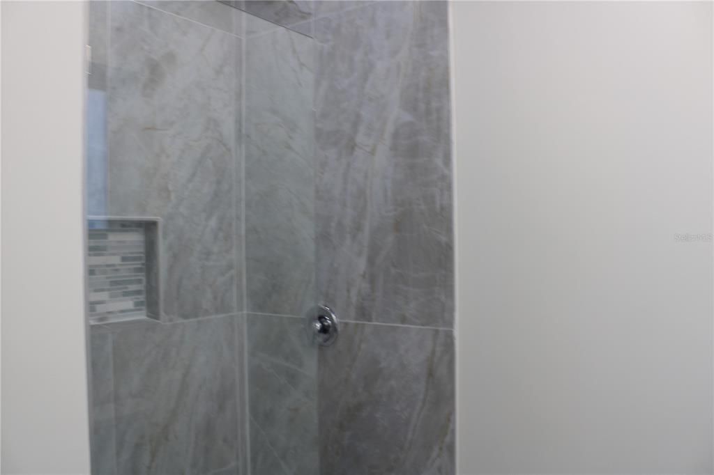 En Venta: $502,000 (5 camas, 3 baños, 2467 Pies cuadrados)