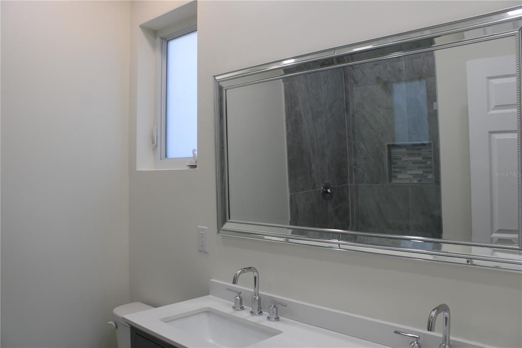 En Venta: $502,000 (5 camas, 3 baños, 2467 Pies cuadrados)