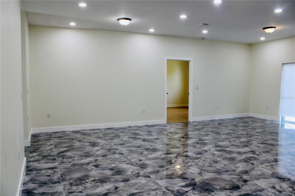 En Venta: $502,000 (5 camas, 3 baños, 2467 Pies cuadrados)