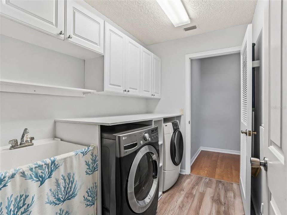 For Sale: $499,900 (3 beds, 2 baths, 1967 Square Feet)