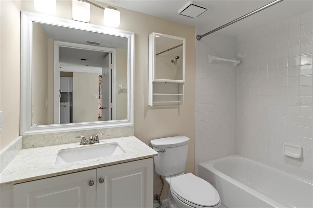 待售: $169,900 (1 贝兹, 2 浴室, 1020 平方英尺)