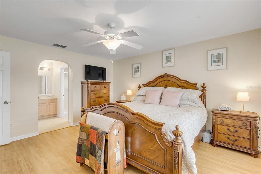 En Venta: $340,000 (3 camas, 2 baños, 1471 Pies cuadrados)