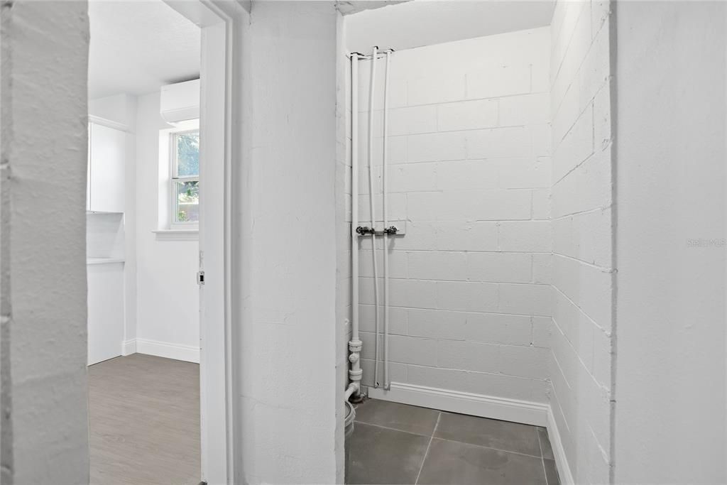 For Sale: $349,000 (3 beds, 2 baths, 968 Square Feet)