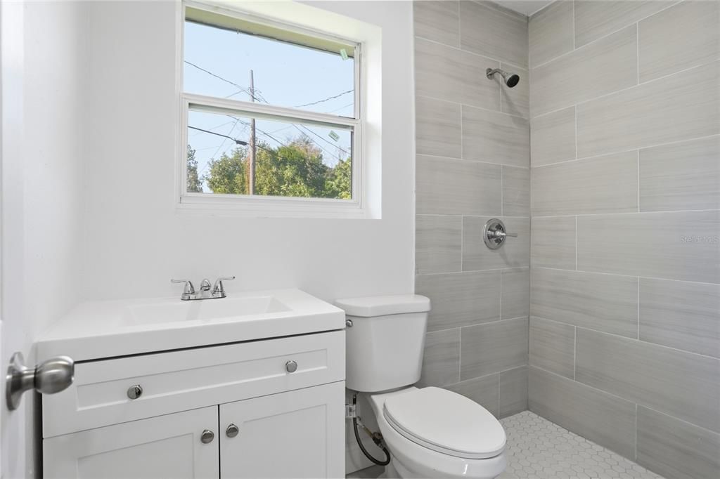 For Sale: $349,000 (3 beds, 2 baths, 968 Square Feet)