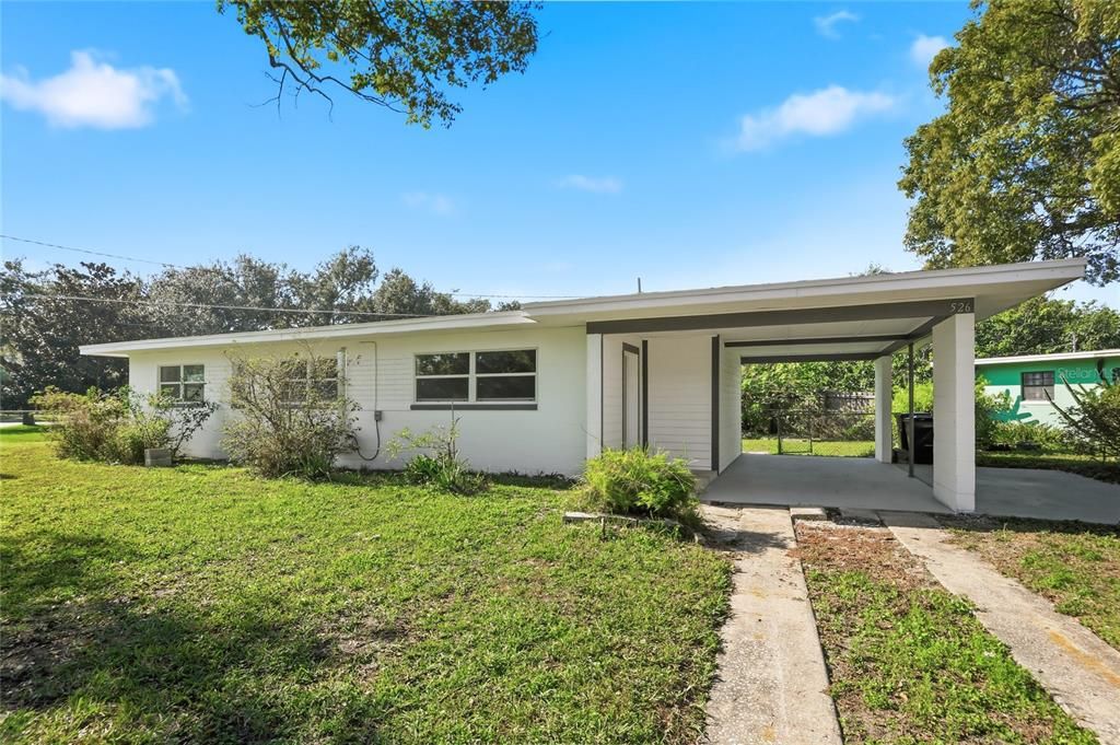 For Sale: $349,000 (3 beds, 2 baths, 968 Square Feet)