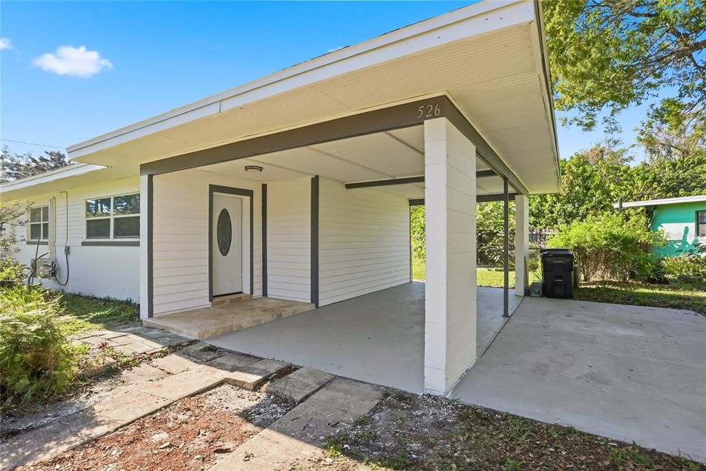 For Sale: $349,000 (3 beds, 2 baths, 968 Square Feet)