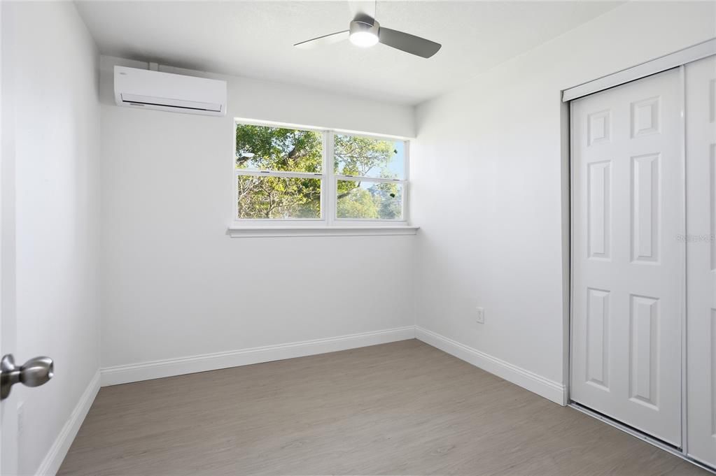 For Sale: $349,000 (3 beds, 2 baths, 968 Square Feet)