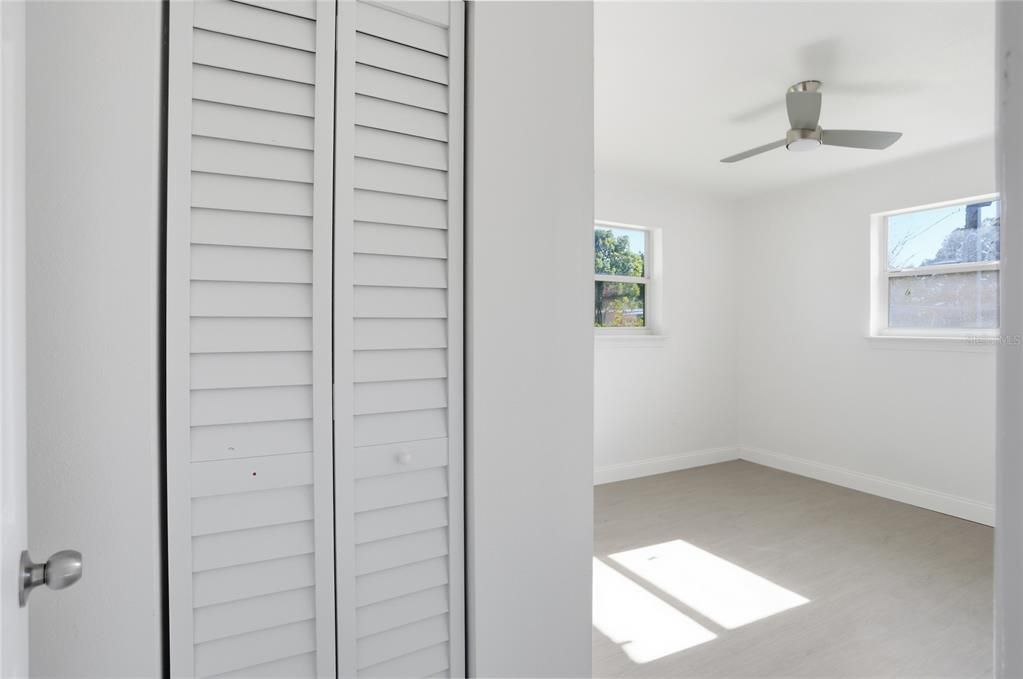 For Sale: $349,000 (3 beds, 2 baths, 968 Square Feet)