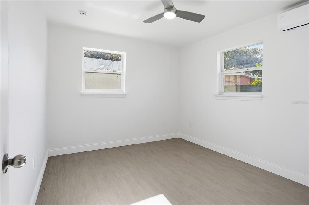 For Sale: $349,000 (3 beds, 2 baths, 968 Square Feet)