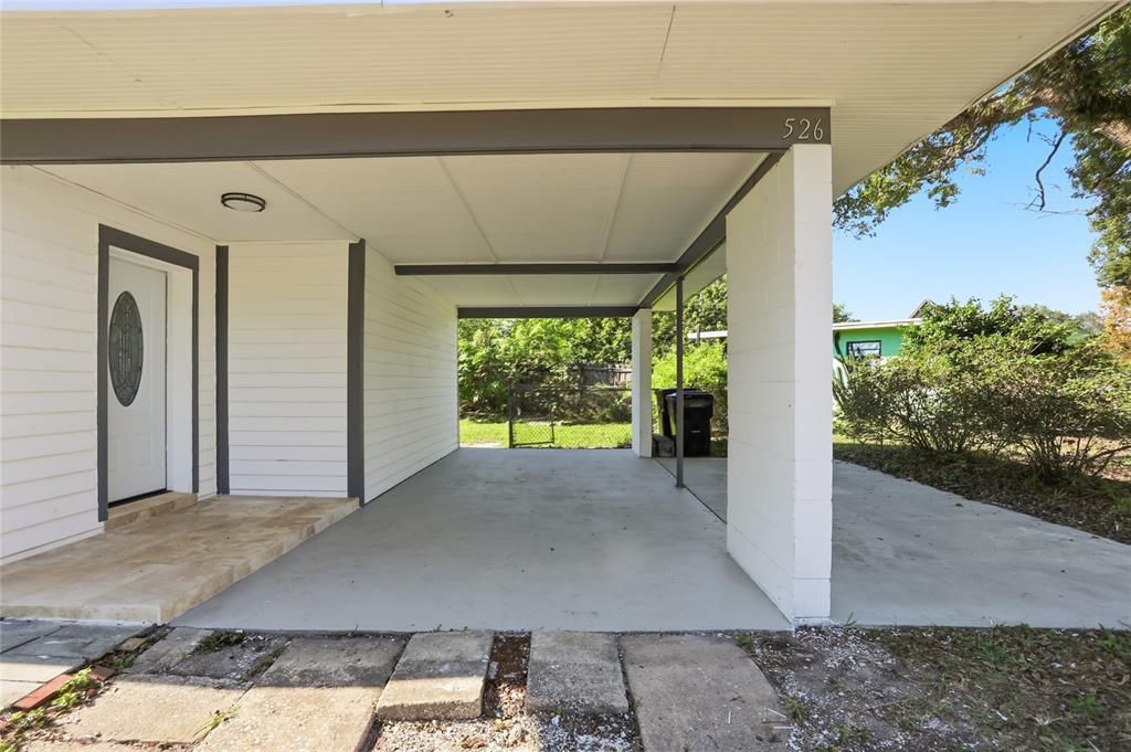 For Sale: $349,000 (3 beds, 2 baths, 968 Square Feet)