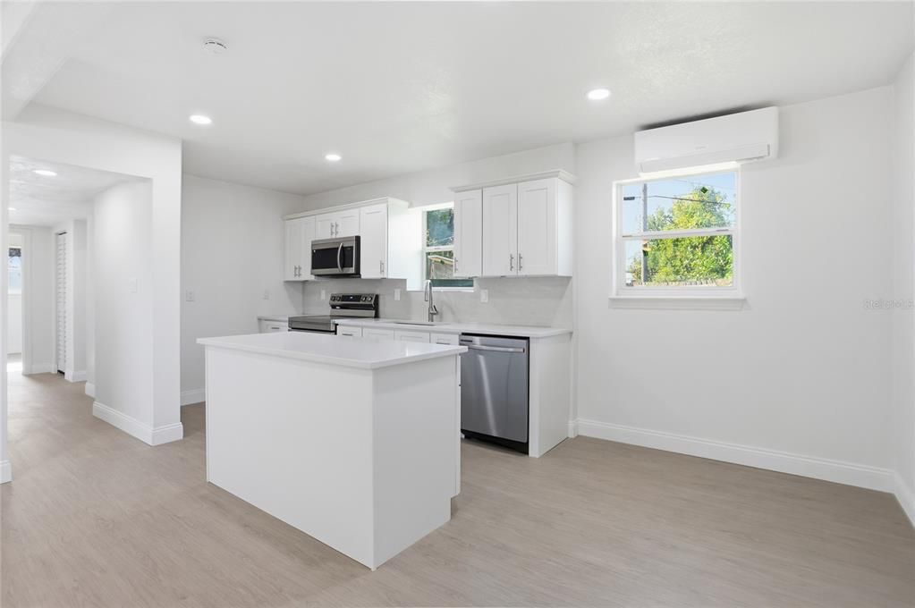 For Sale: $349,000 (3 beds, 2 baths, 968 Square Feet)