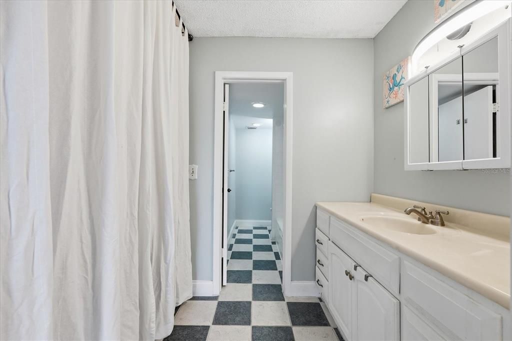 En Venta: $195,000 (2 camas, 2 baños, 1140 Pies cuadrados)