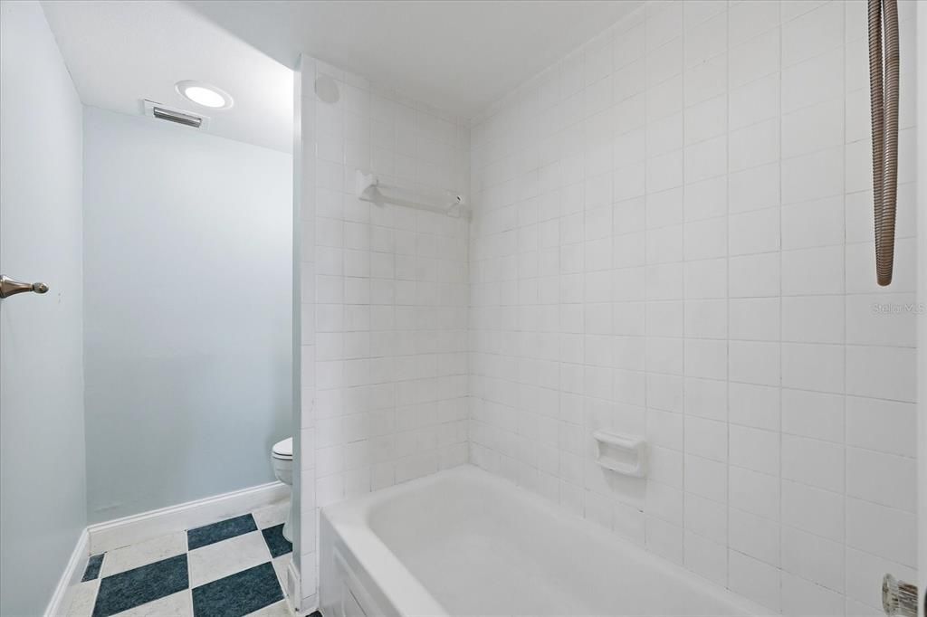 En Venta: $195,000 (2 camas, 2 baños, 1140 Pies cuadrados)