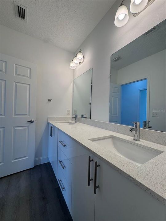 For Sale: $279,900 (3 beds, 2 baths, 1663 Square Feet)