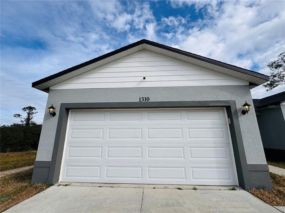 For Sale: $279,900 (3 beds, 2 baths, 1663 Square Feet)