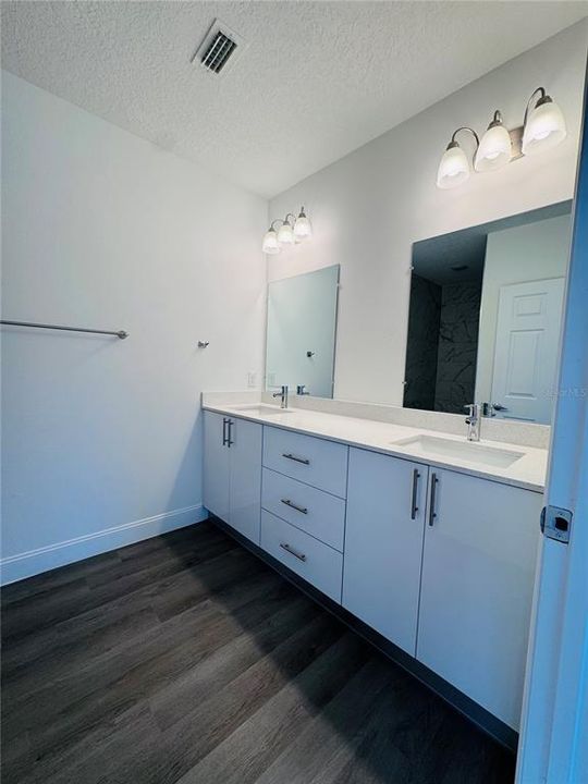 For Sale: $279,900 (3 beds, 2 baths, 1663 Square Feet)