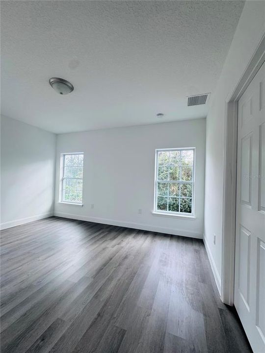 For Sale: $279,900 (3 beds, 2 baths, 1663 Square Feet)