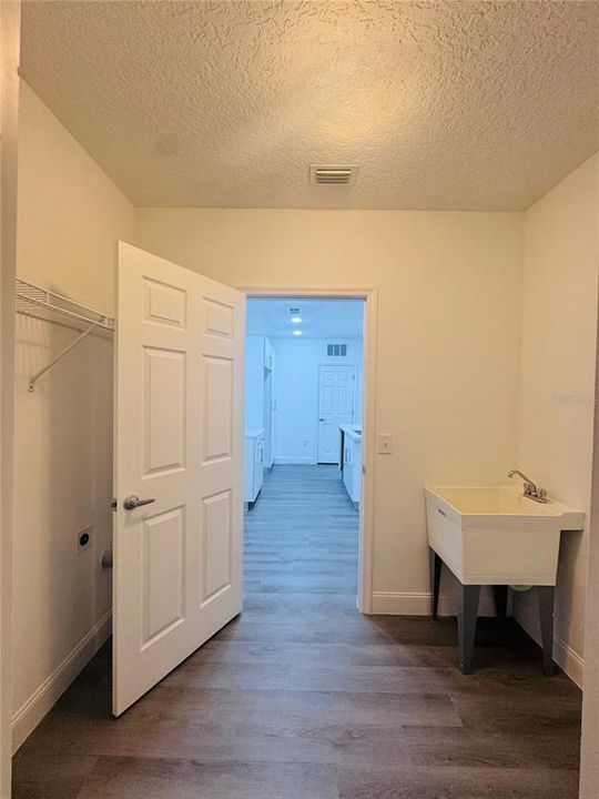 For Sale: $279,900 (3 beds, 2 baths, 1663 Square Feet)