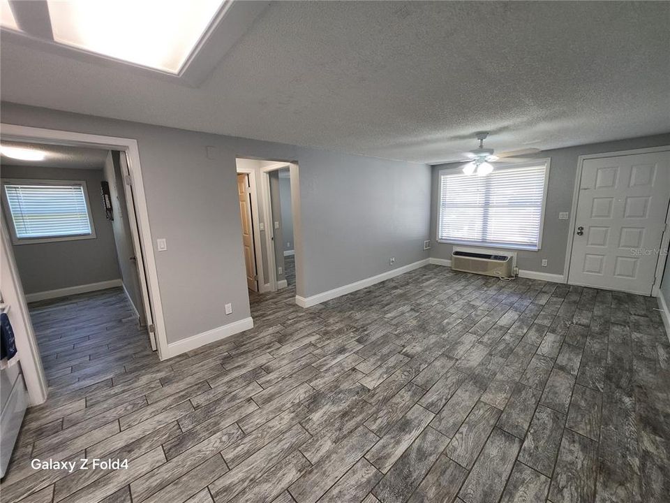 В аренду: $1,250 (2 спален, 1 ванн, 850 Квадратных фут)