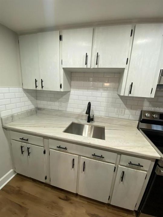 For Sale: $145,000 (2 beds, 1 baths, 1010 Square Feet)