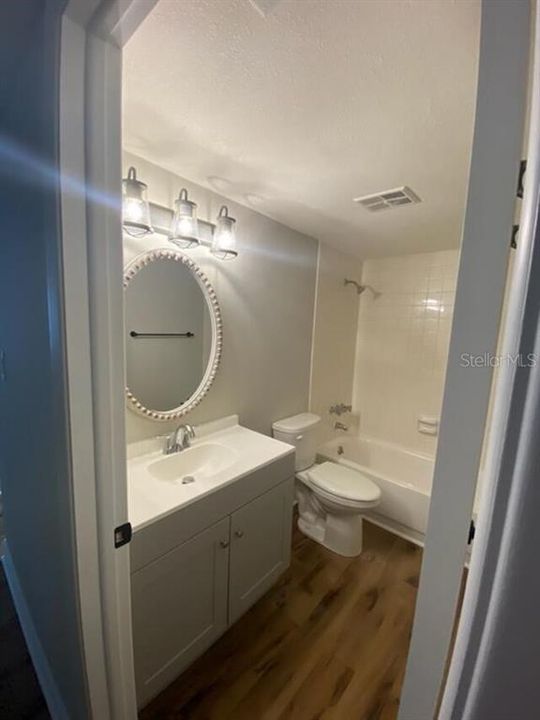 For Sale: $145,000 (2 beds, 1 baths, 1010 Square Feet)