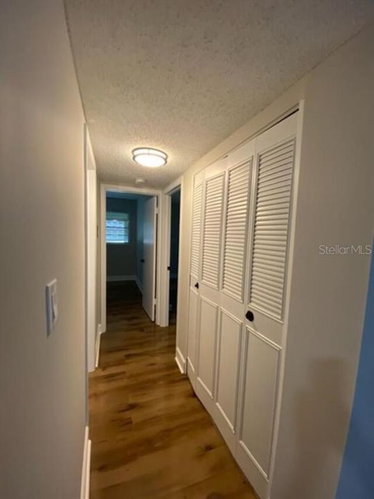 For Sale: $145,000 (2 beds, 1 baths, 1010 Square Feet)