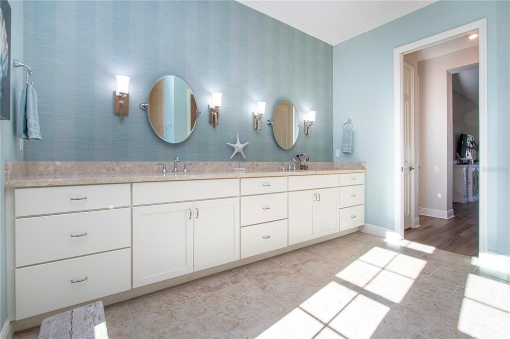 待售: $725,000 (3 贝兹, 2 浴室, 2296 平方英尺)