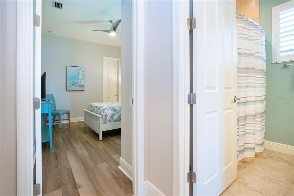 待售: $725,000 (3 贝兹, 2 浴室, 2296 平方英尺)