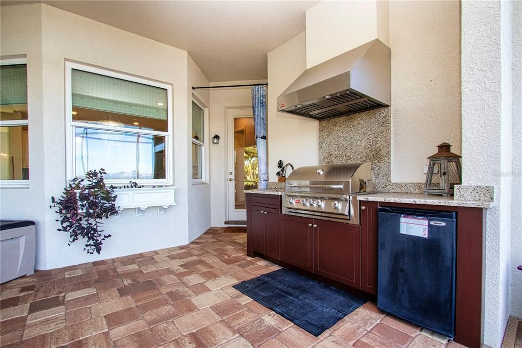 待售: $725,000 (3 贝兹, 2 浴室, 2296 平方英尺)