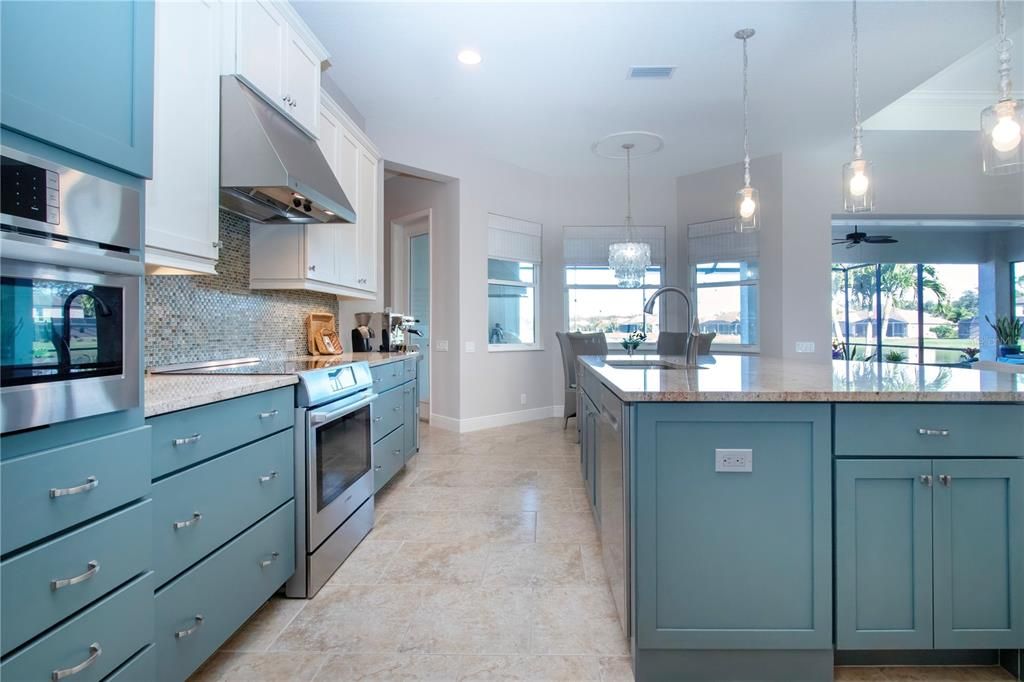 待售: $725,000 (3 贝兹, 2 浴室, 2296 平方英尺)